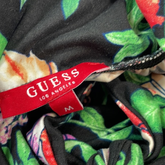 GUESS floral printed top, Stretch, Size M, Sleeveless - Picture 7 of 10